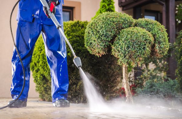 Driveway Cleaning in Saratoga Springs