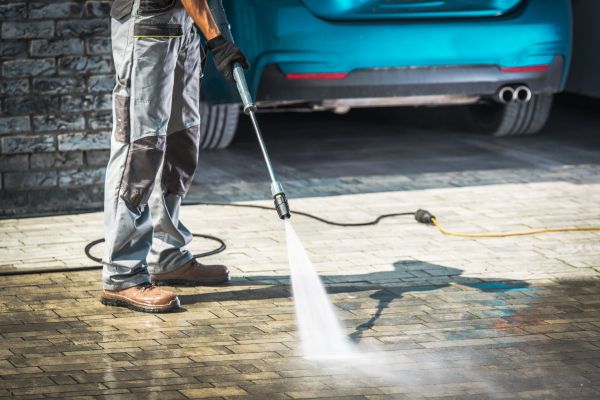 Driveway Pressure Washing in Saratoga Springs