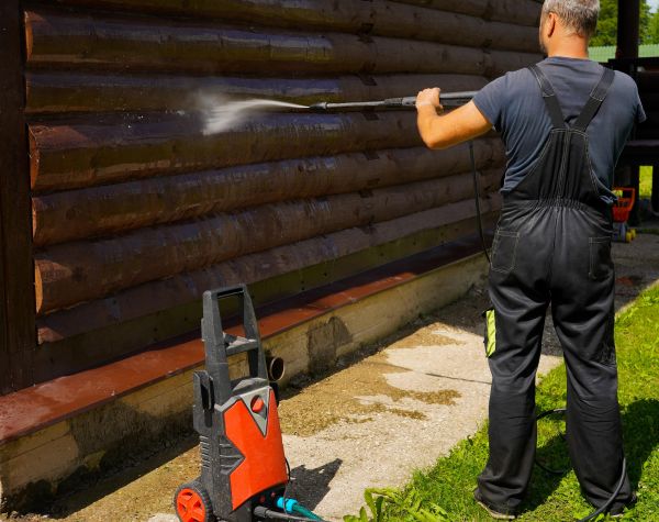 Log Home Pressure Washing in Saratoga Springs