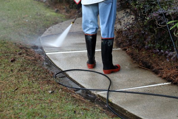 Sidewalk Pressure Cleaning in Saratoga Springs