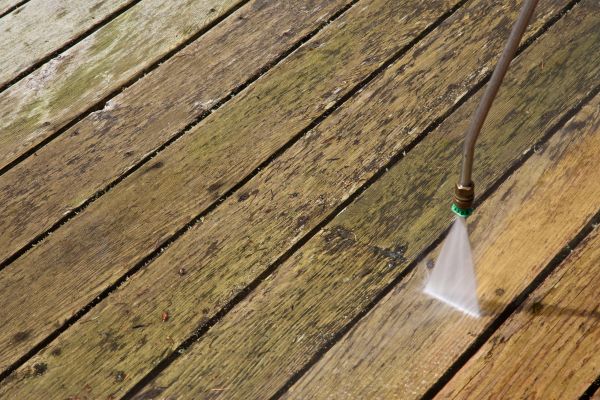 Deck Mold Removal in Saratoga Springs